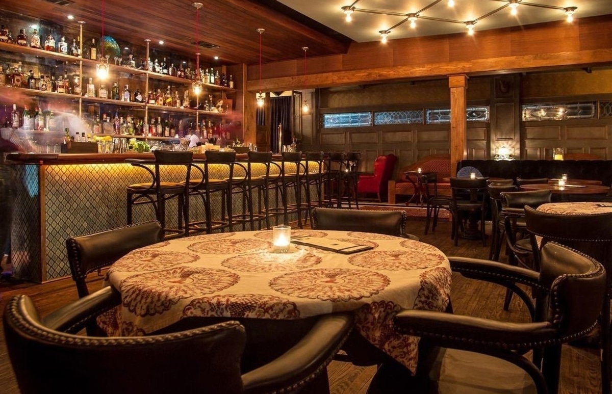 Travel Back In Time At This 1920's Inspired Speakeasy In