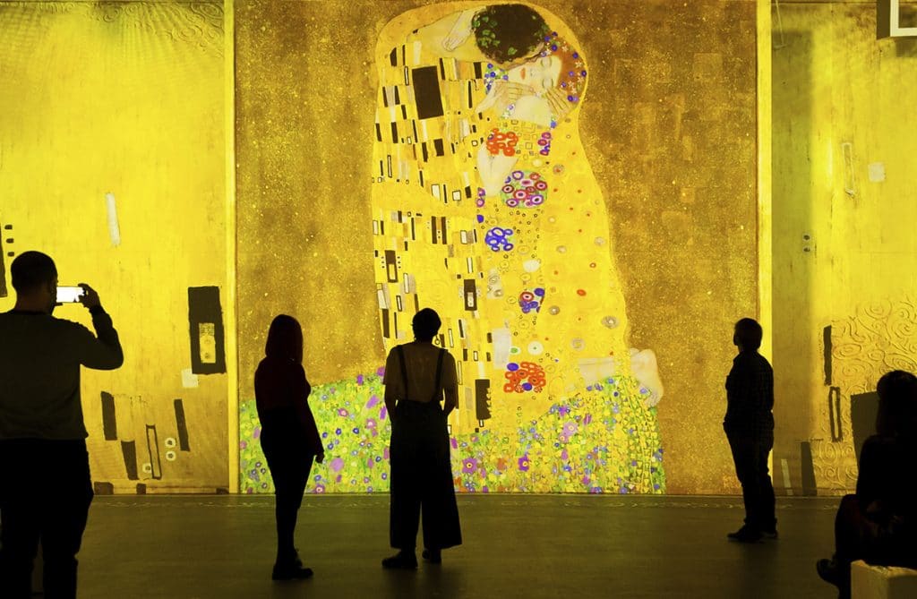 Step Into Iconic Paintings At These Immersive Klimt & Monet Exhibitions