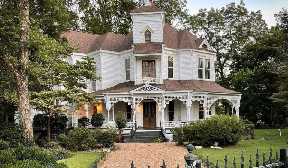 11 Charming Victorian Homes In Atlanta That Are Straight Out Of A Storybook