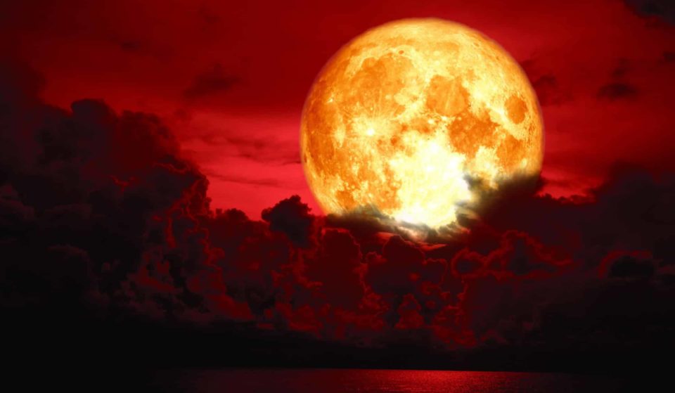 Clear Your Energy And Charge Up Your Crystals! This Years Biggest Supermoon Is Here