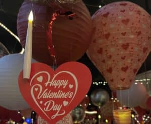 Decorative Valentine's Day balloons in Amore e Amore restaurant 