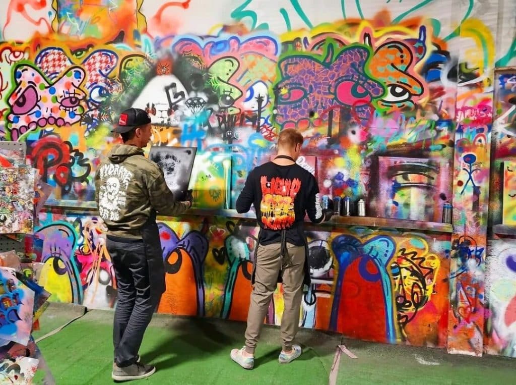 Spray paint and street art workshop in Atlanta