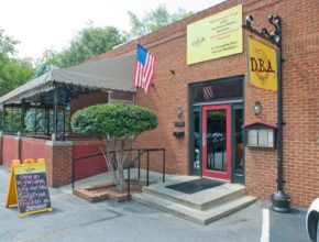 Indulge In Drool-Worthy BBQ At These Two Sister Eats In Atlanta
